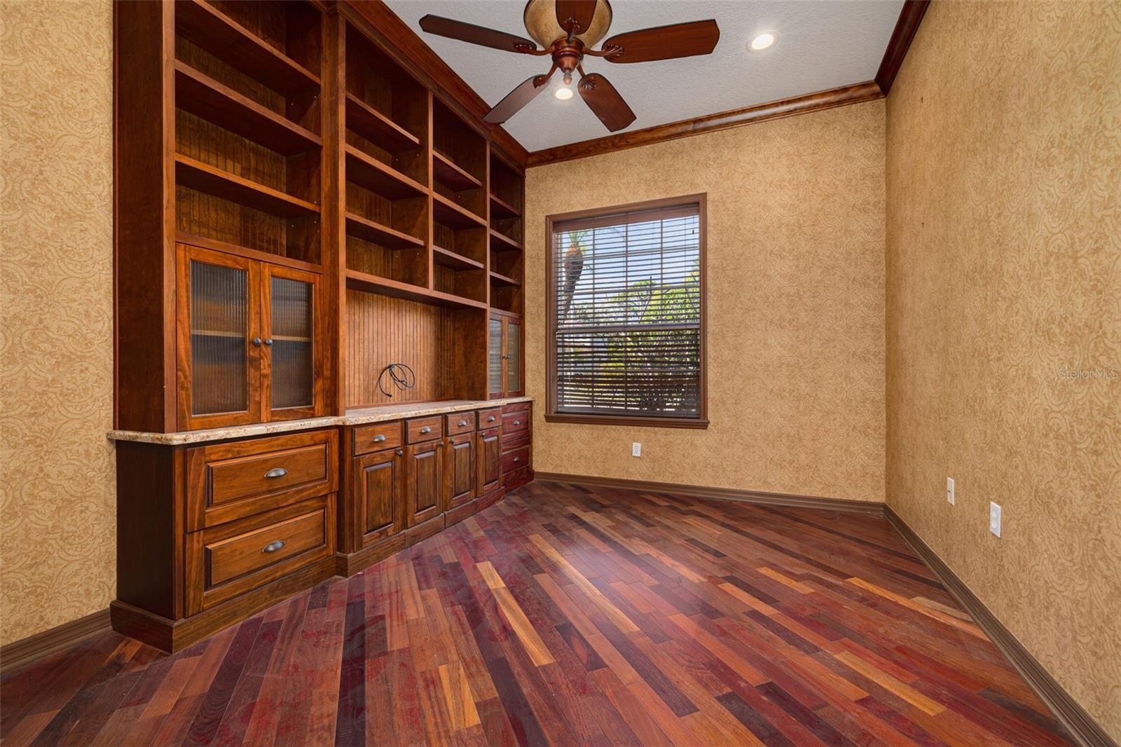 Listing photo id 28 for 5379 90th Avenue Circle E