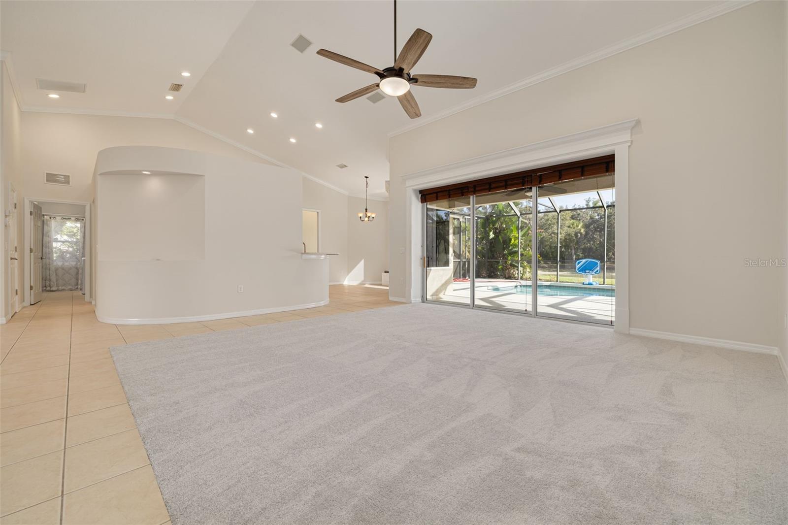 Listing photo id 7 for 5379 90th Avenue Circle E