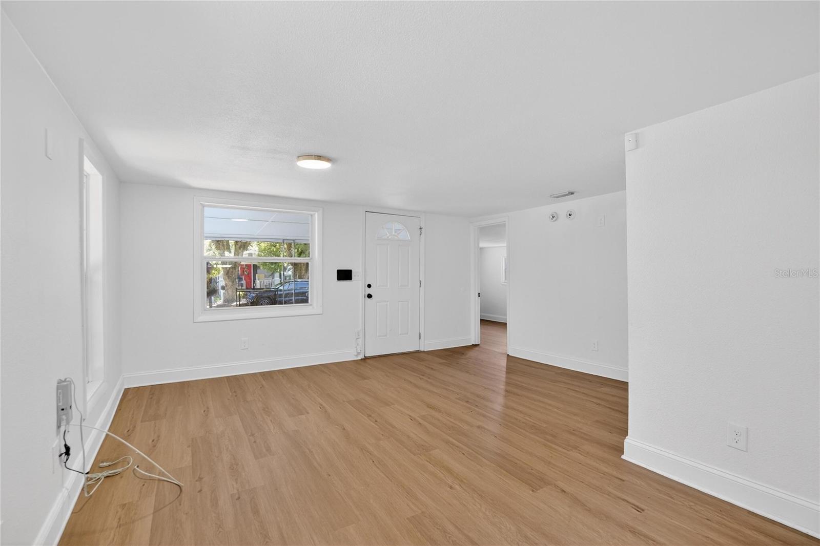 Image 10 of 33 For 1210 Cayuga Street