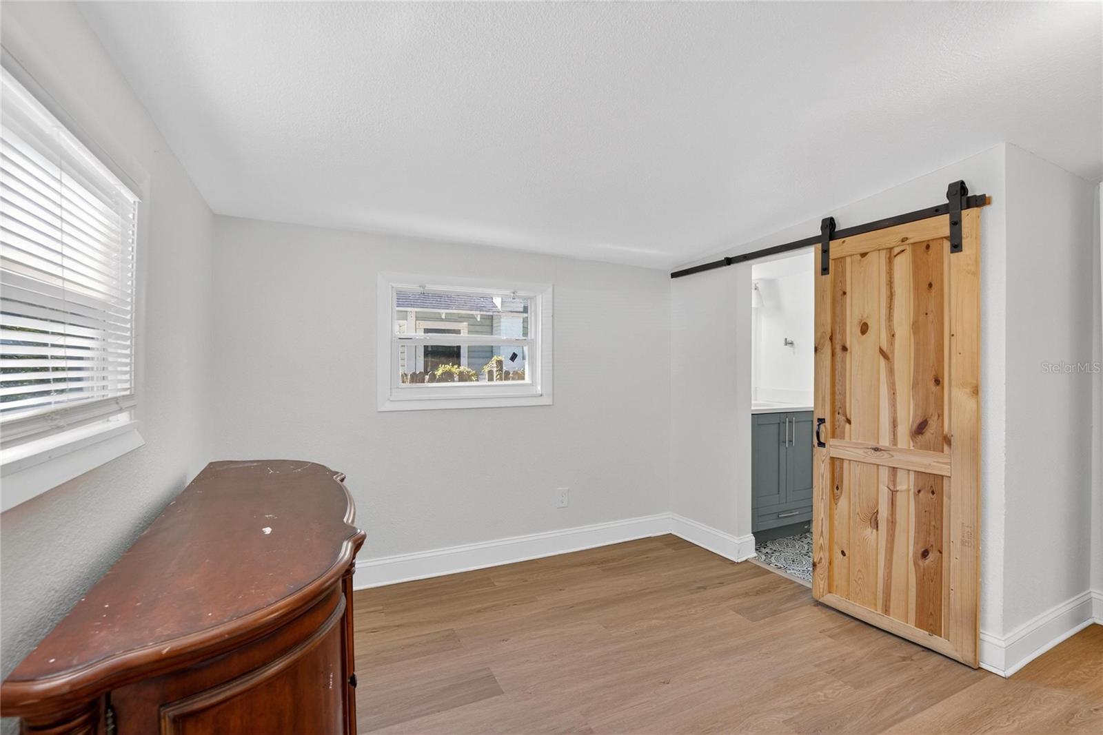 Image 13 of 33 For 1210 Cayuga Street