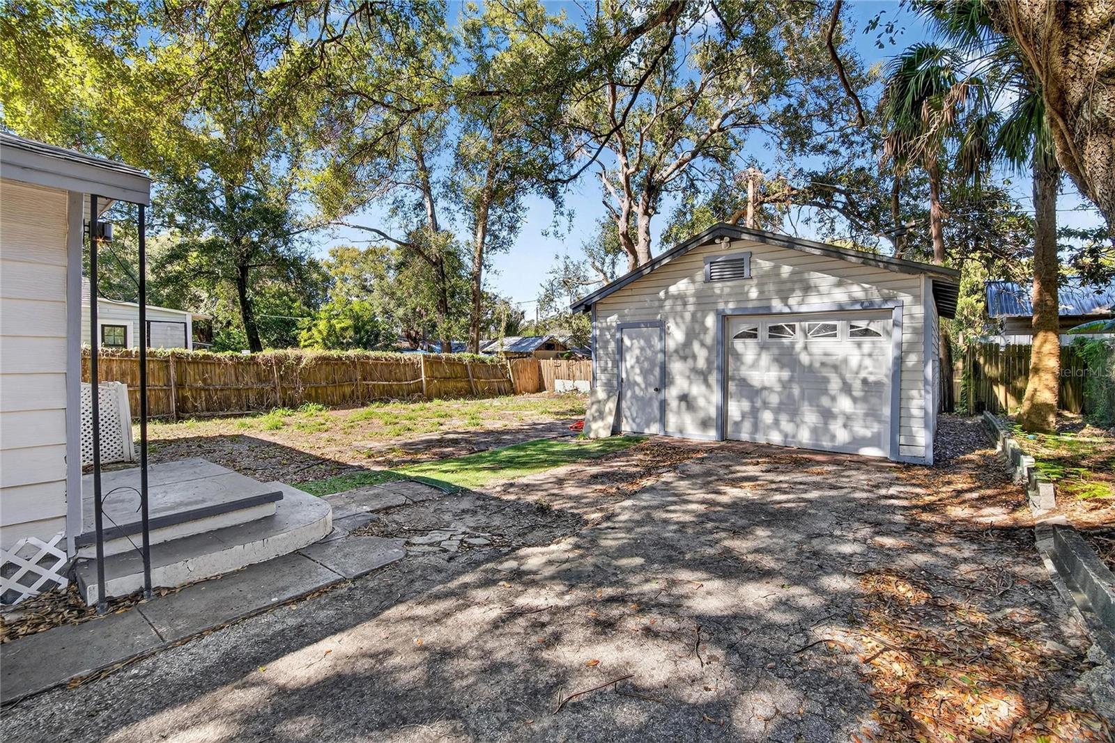 Image 26 of 33 For 1210 Cayuga Street