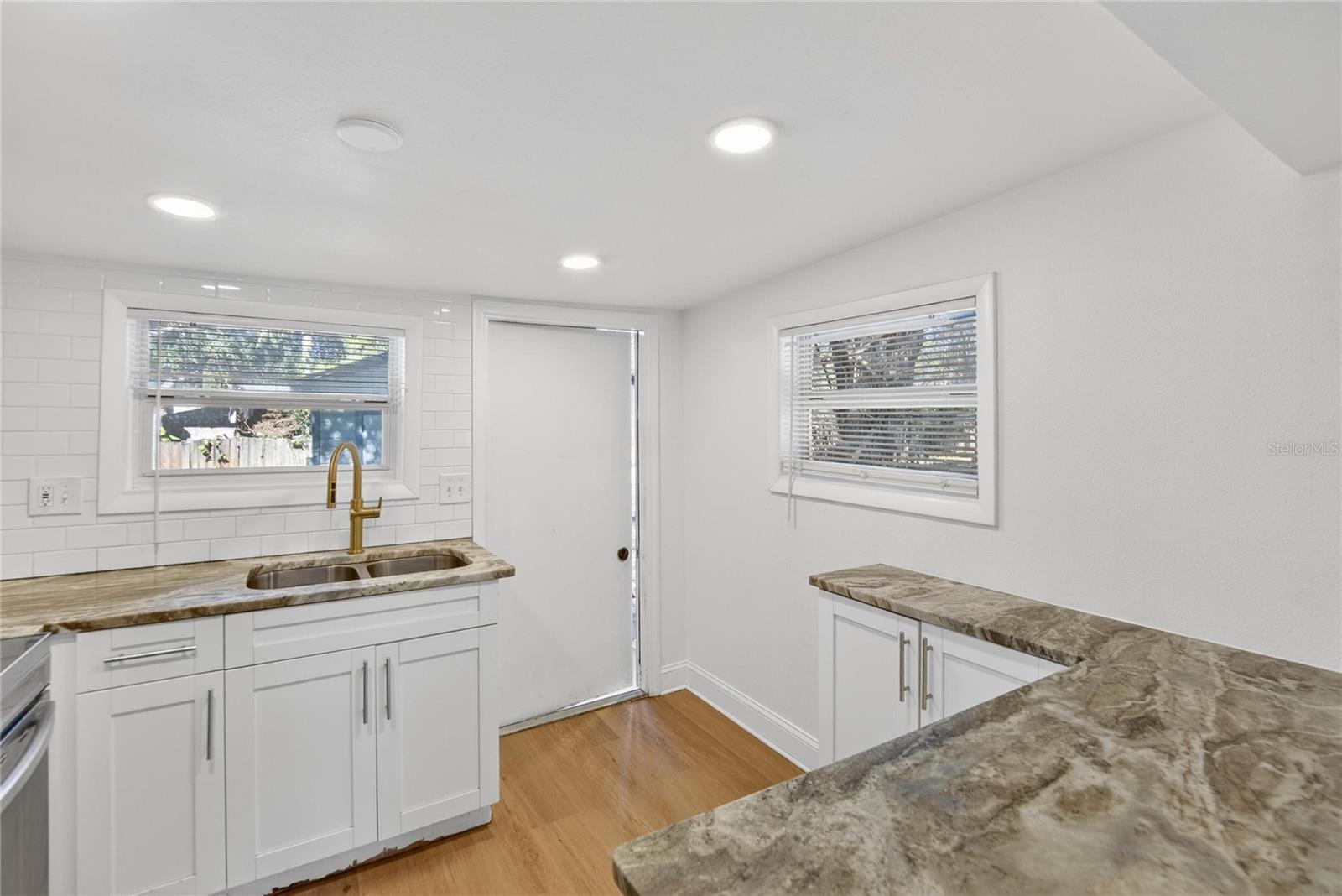 Image 6 of 33 For 1210 Cayuga Street