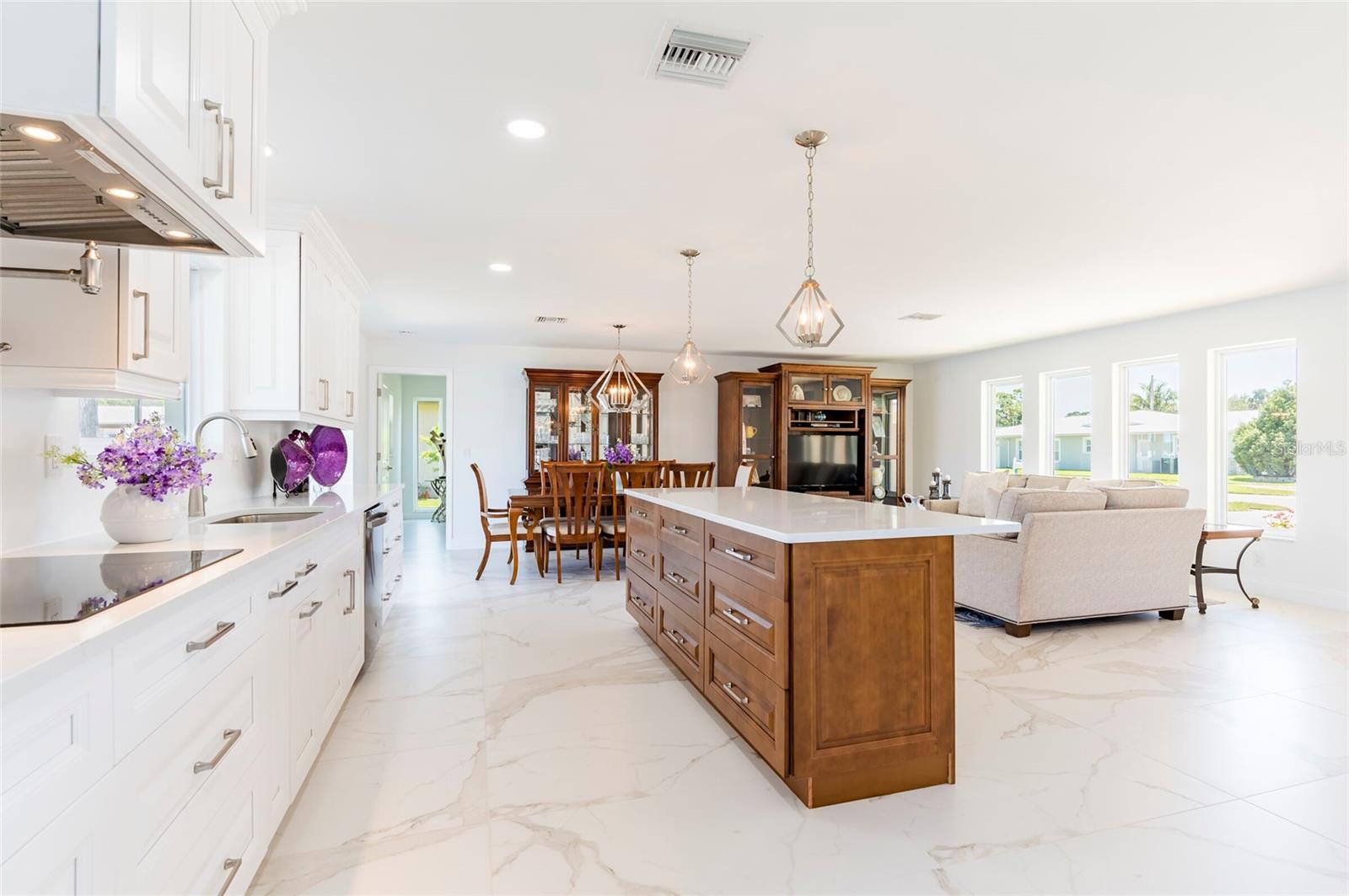 Image 11 of 41 For 13797 Pinecrest Drive