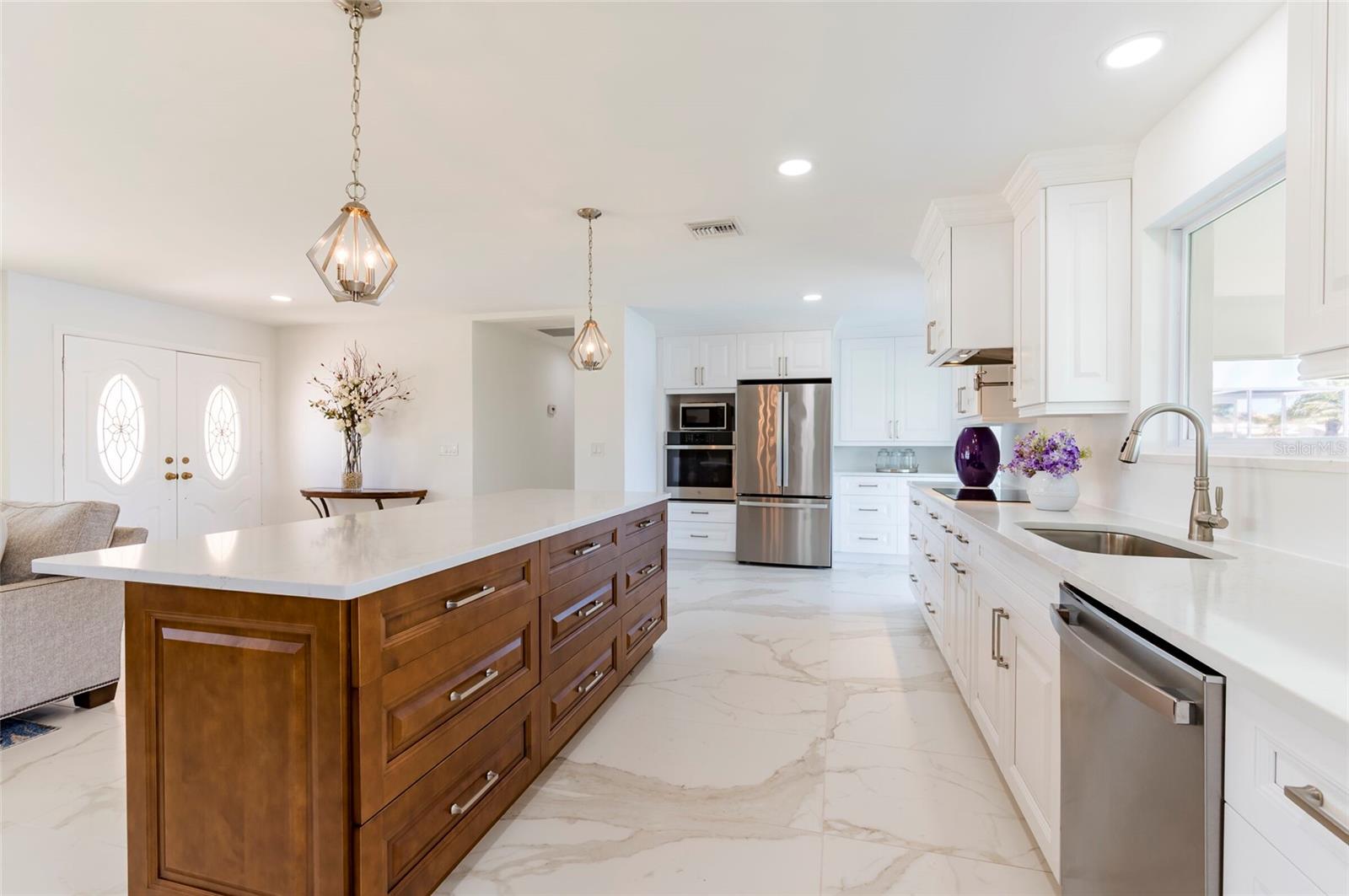 Image 18 of 41 For 13797 Pinecrest Drive