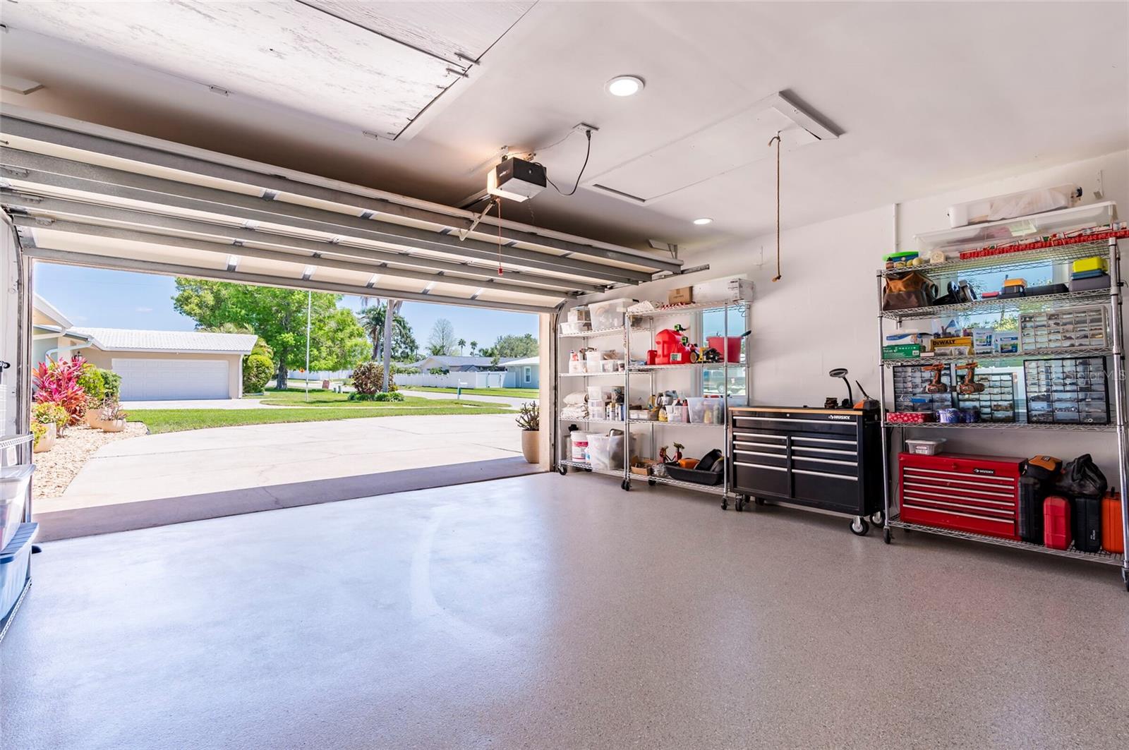 Image 36 of 41 For 13797 Pinecrest Drive