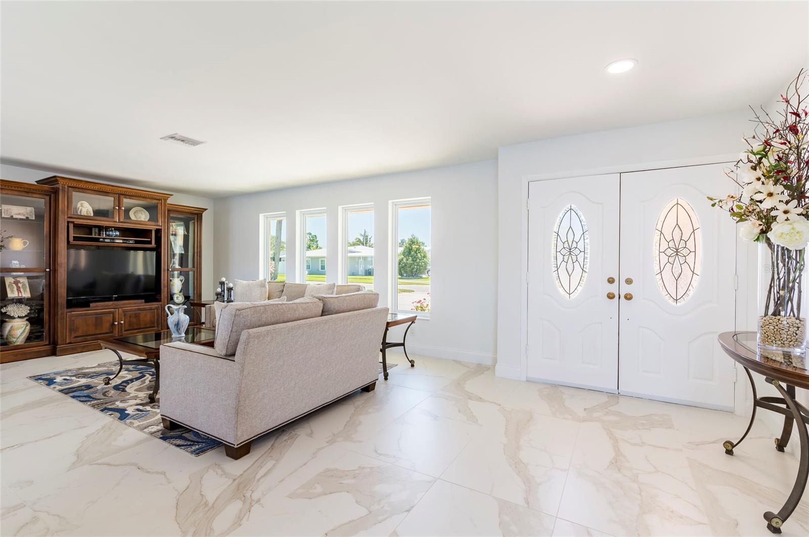 Image 4 of 41 For 13797 Pinecrest Drive