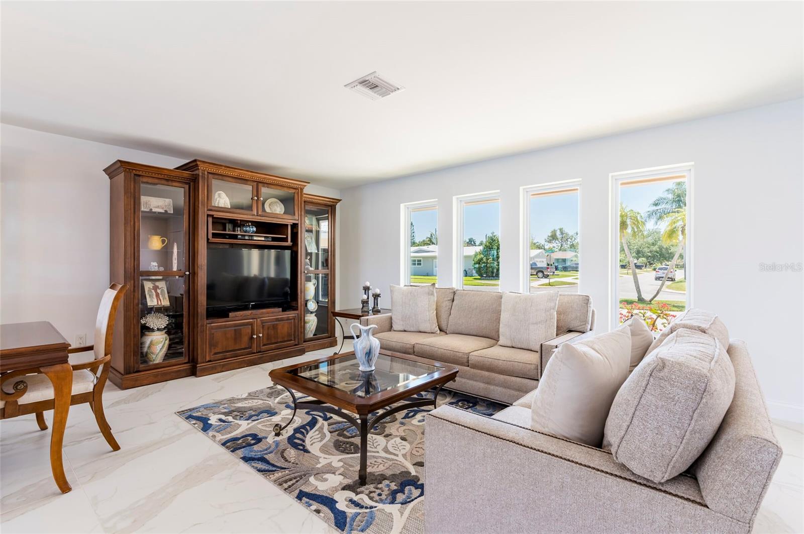 Image 5 of 41 For 13797 Pinecrest Drive