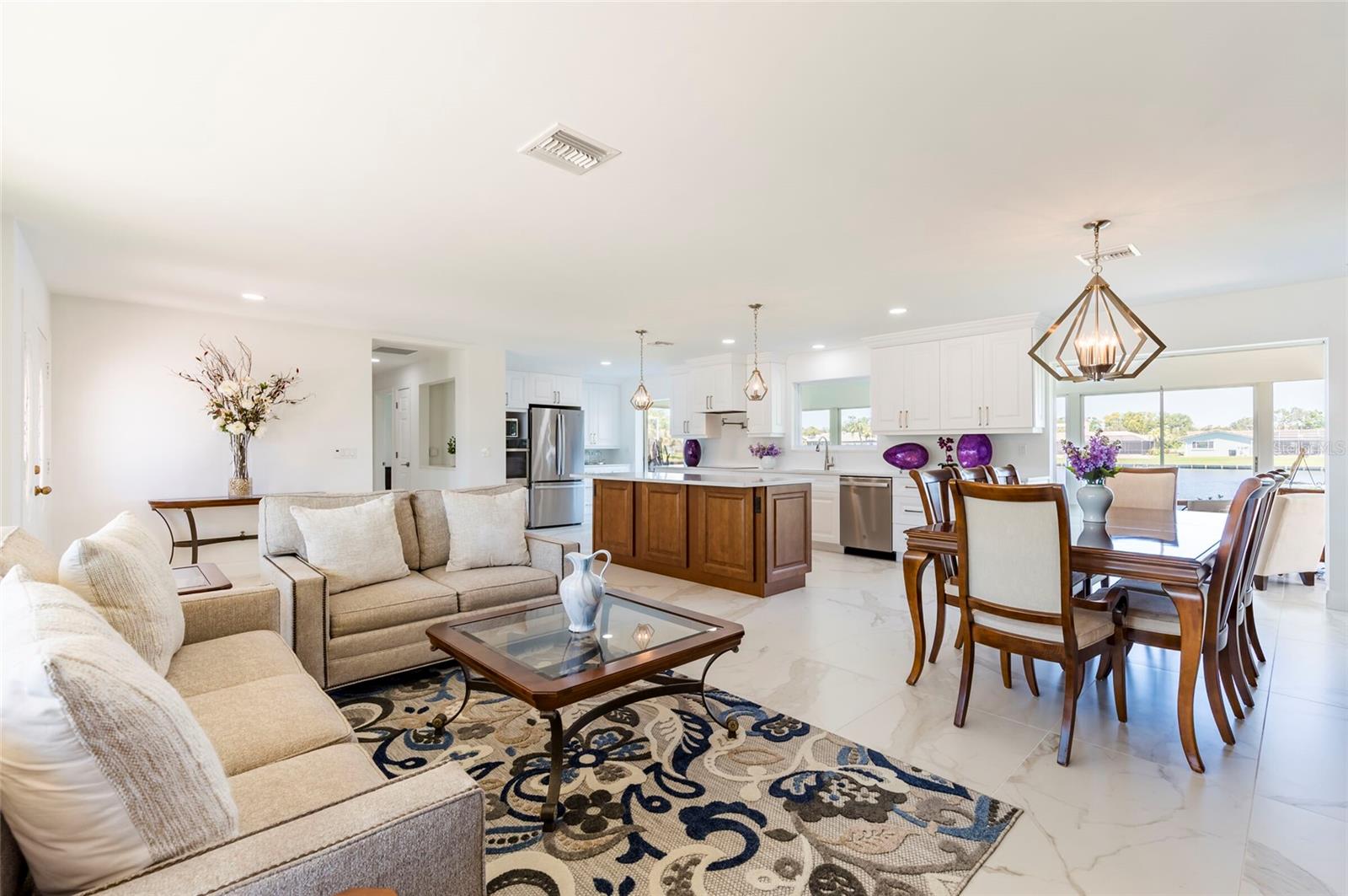 Image 7 of 41 For 13797 Pinecrest Drive