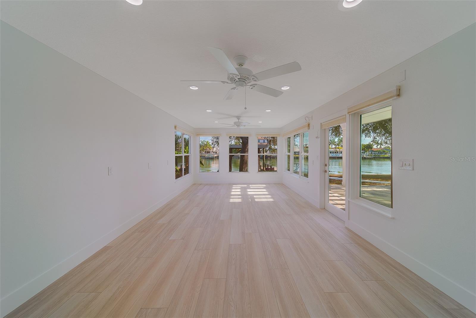 Image 14 of 90 For 207 Midway Island