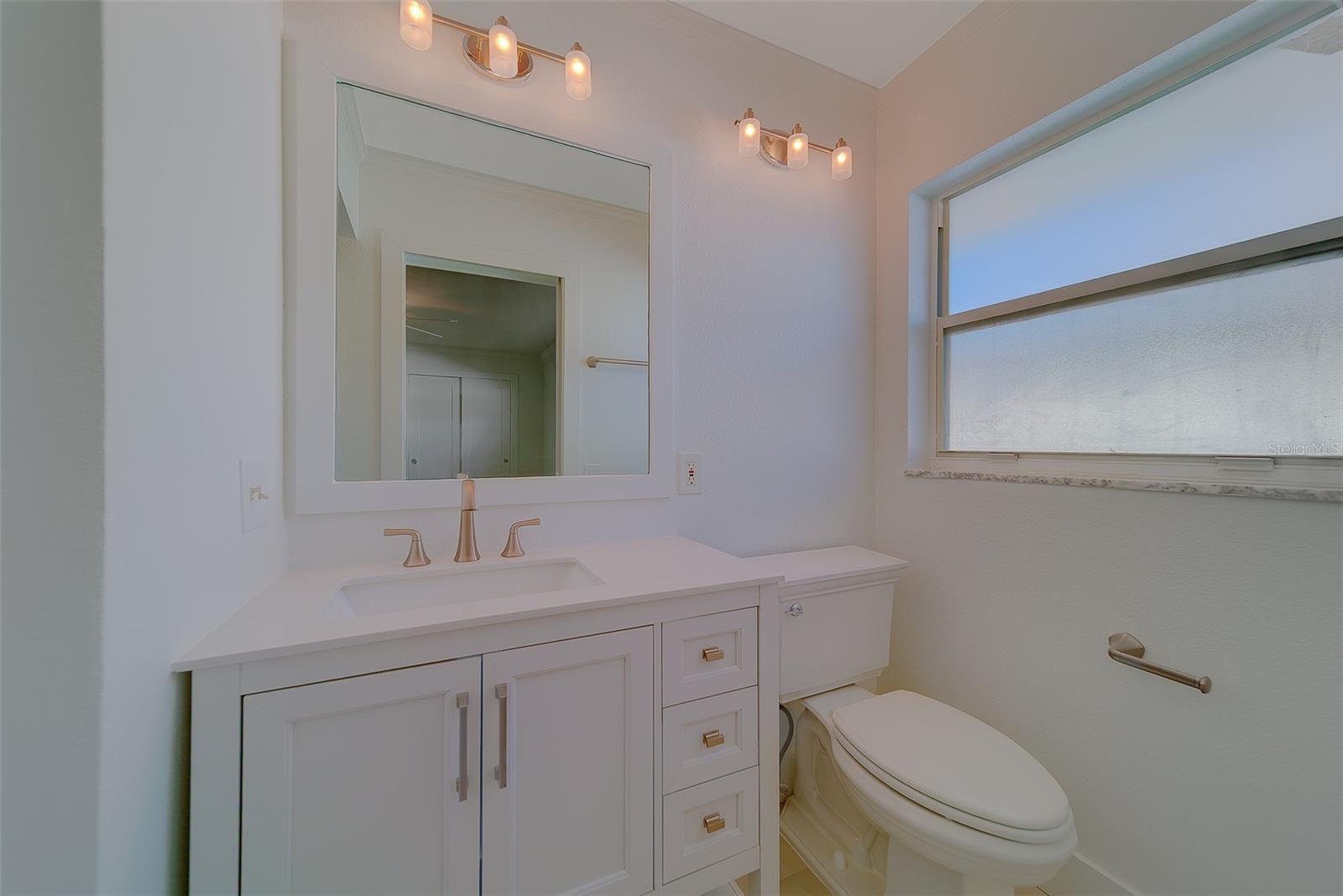 Image 23 of 90 For 207 Midway Island