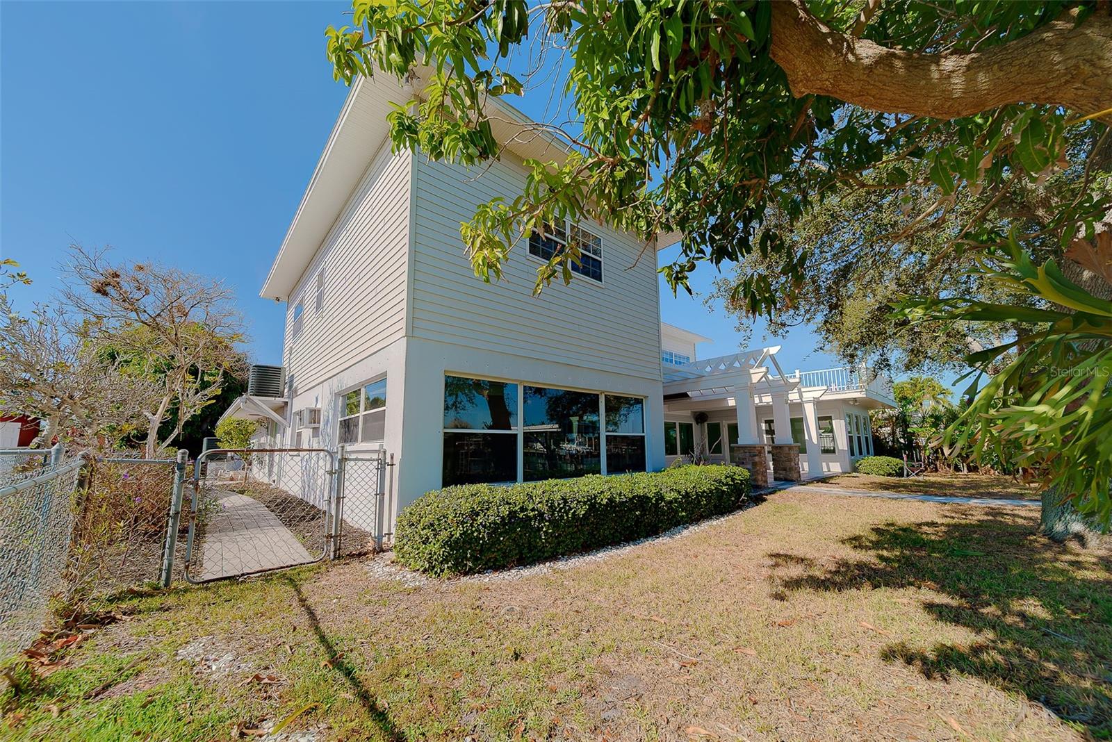 Image 35 of 90 For 207 Midway Island