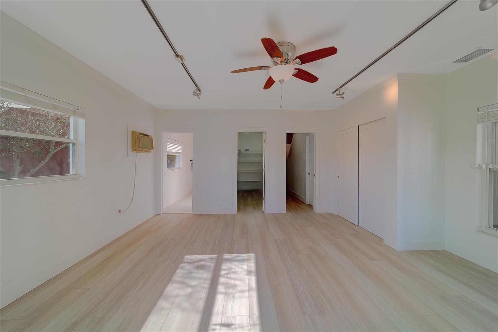 Image 39 of 90 For 207 Midway Island