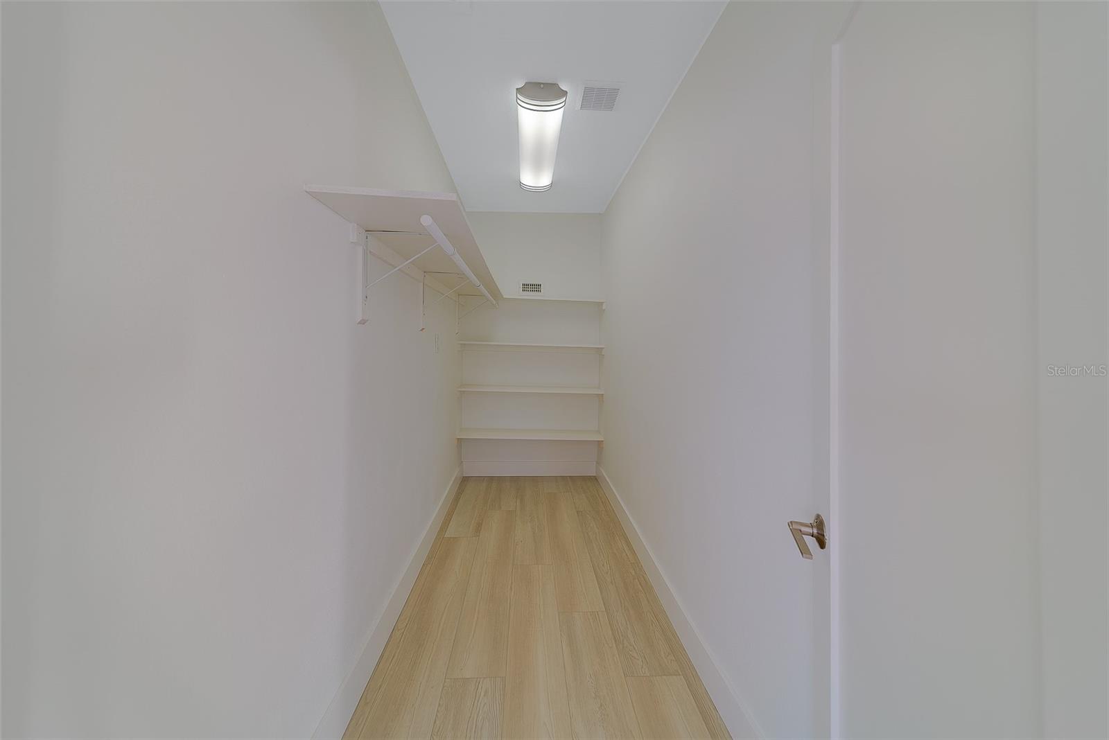 Image 40 of 90 For 207 Midway Island