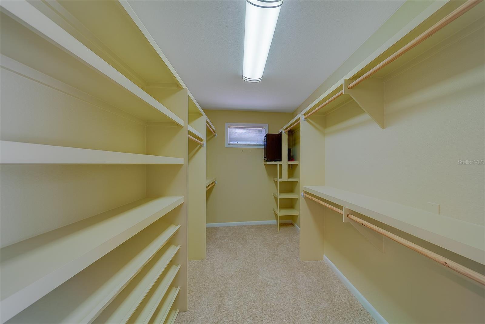 Image 48 of 90 For 207 Midway Island