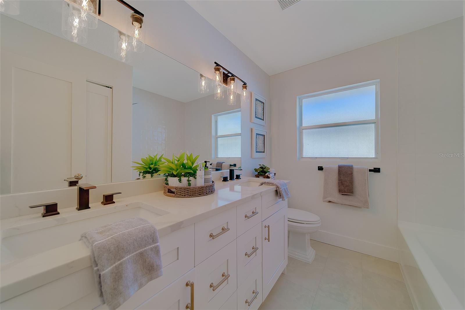 Image 5 of 90 For 207 Midway Island