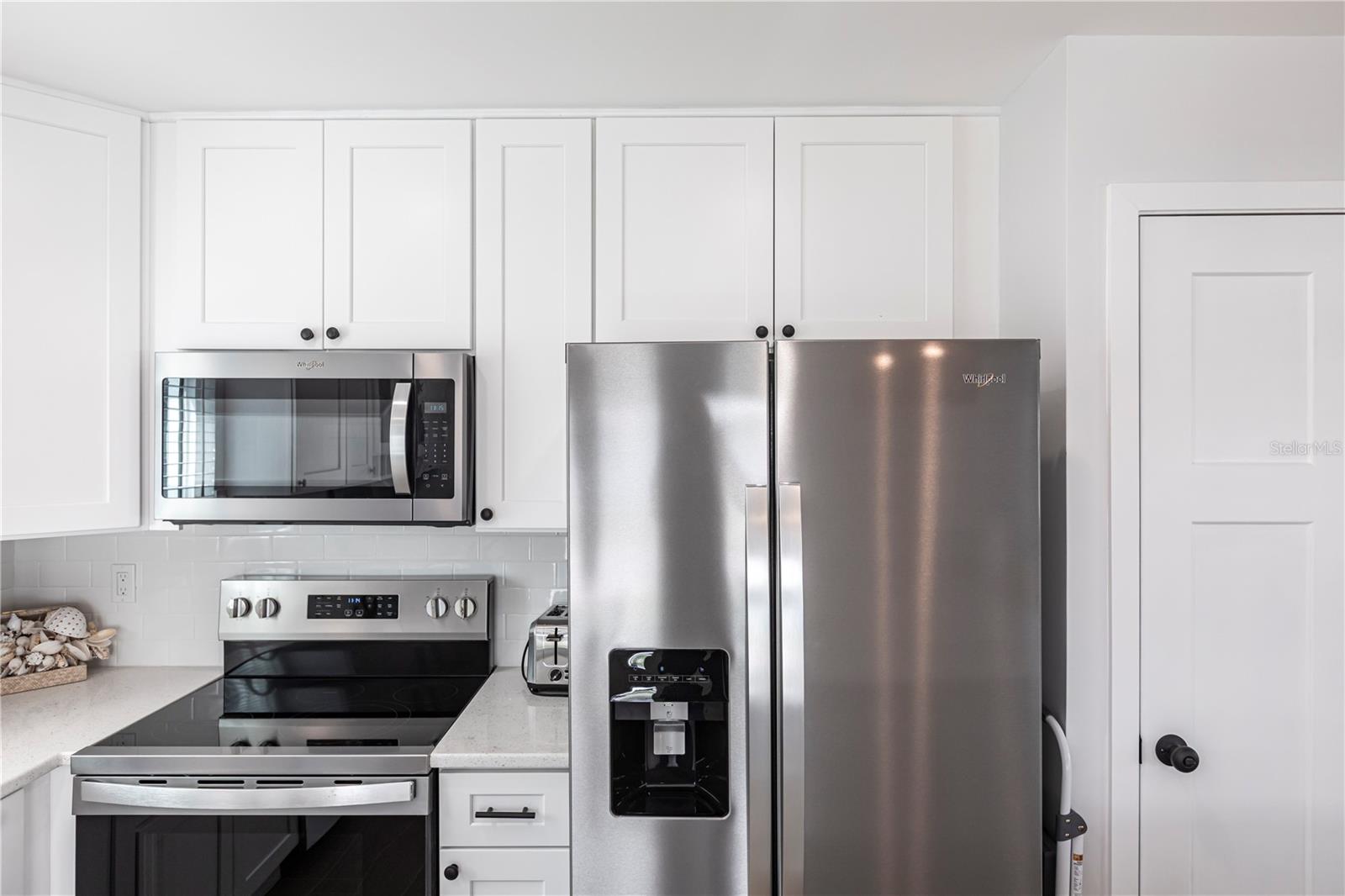 Image 22 of 23 For 6020 Midnight Pass Road 27