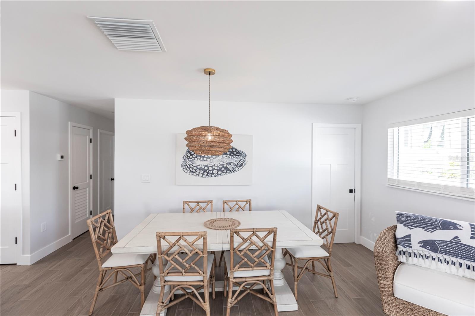 Image 5 of 23 For 6020 Midnight Pass Road 27