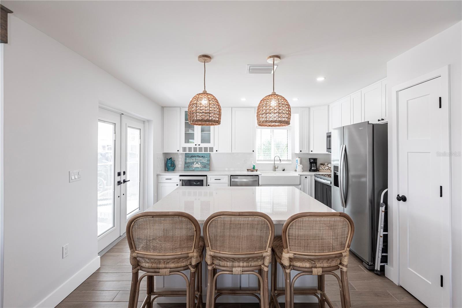 Image 6 of 23 For 6020 Midnight Pass Road 27