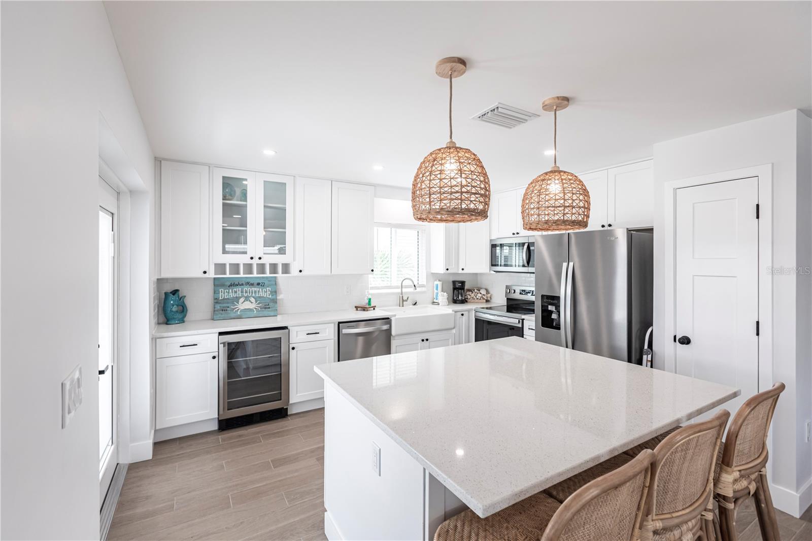 Image 7 of 23 For 6020 Midnight Pass Road 27