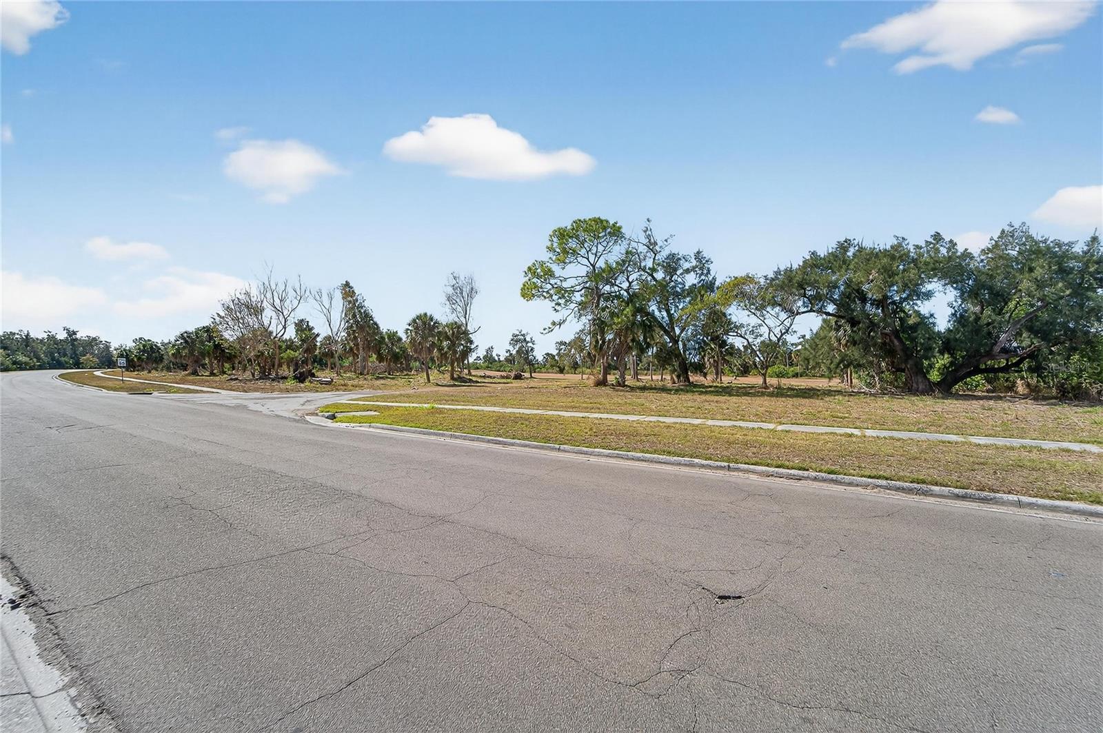 Listing photo id 16 for 819 Golf And Sea Boulevard