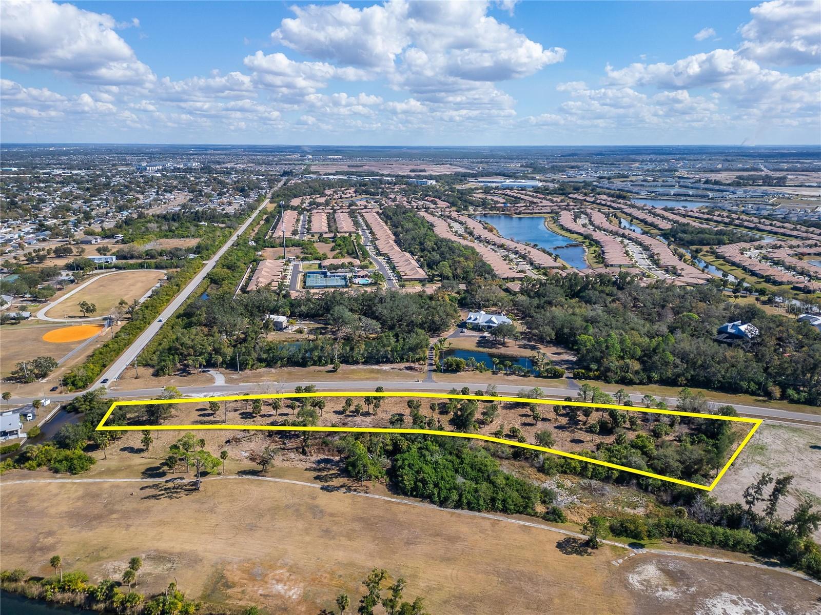 Listing photo id 22 for 819 Golf And Sea Boulevard