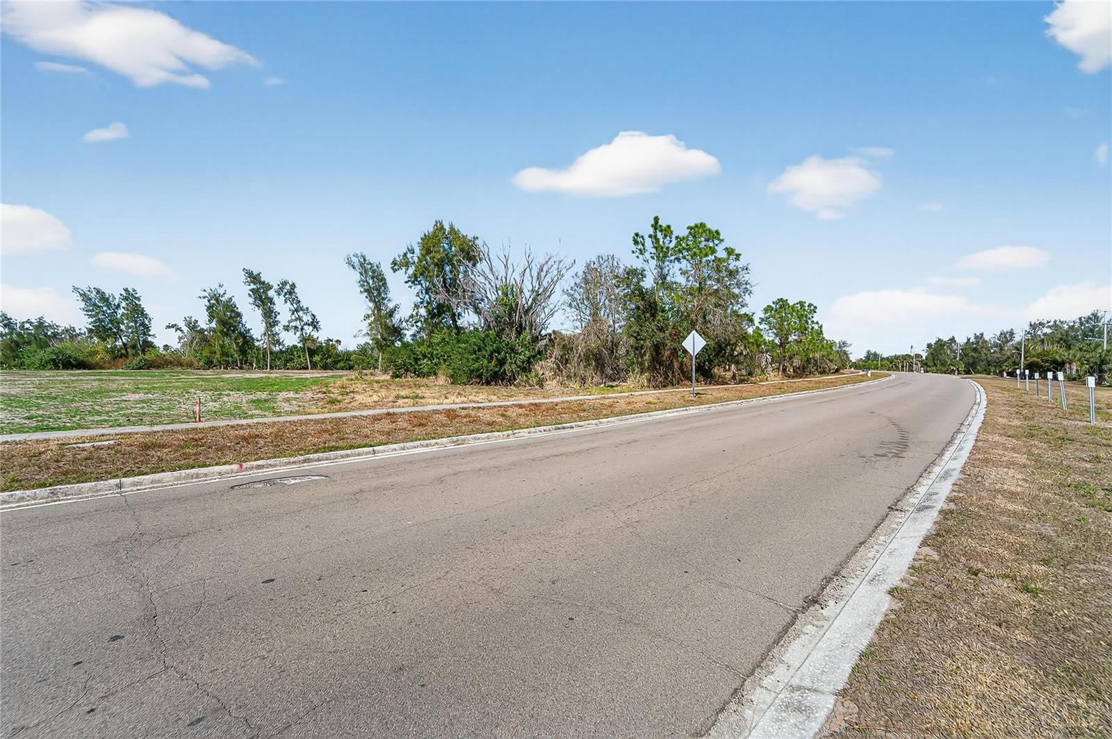 Listing photo id 25 for 819 Golf And Sea Boulevard