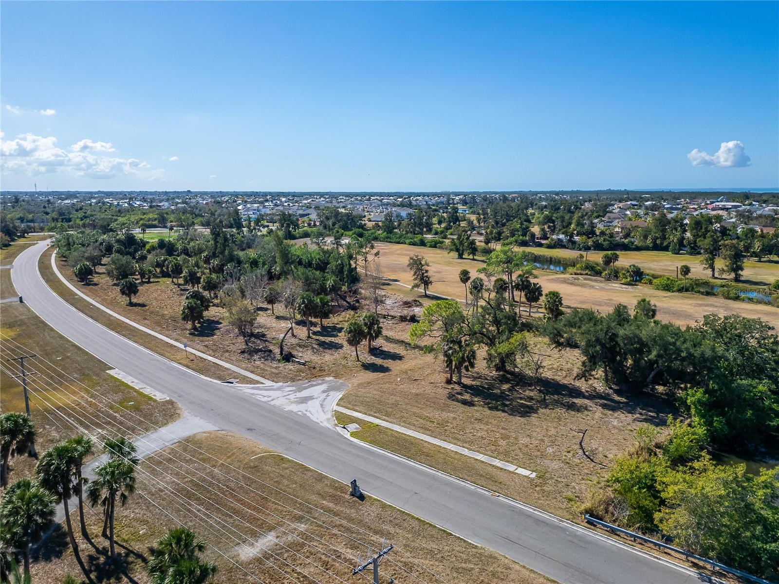 Listing photo id 29 for 819 Golf And Sea Boulevard