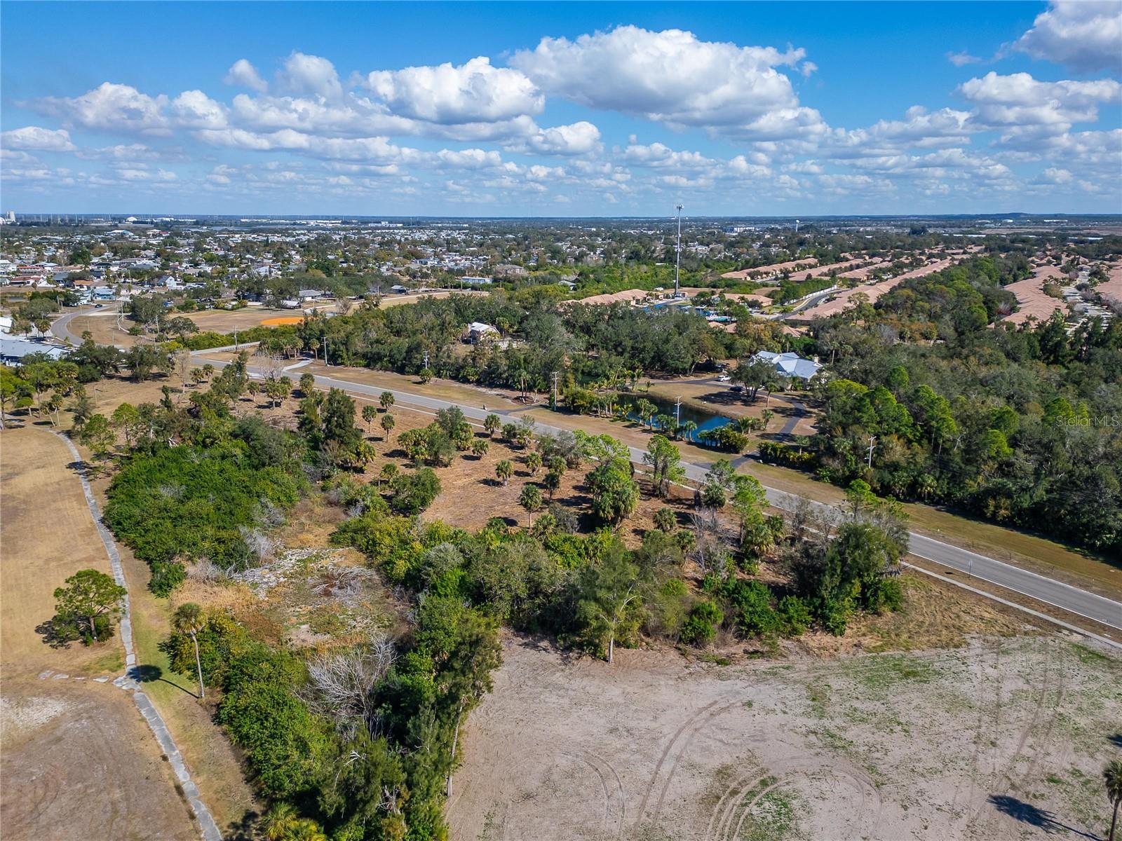 Listing photo id 35 for 819 Golf And Sea Boulevard