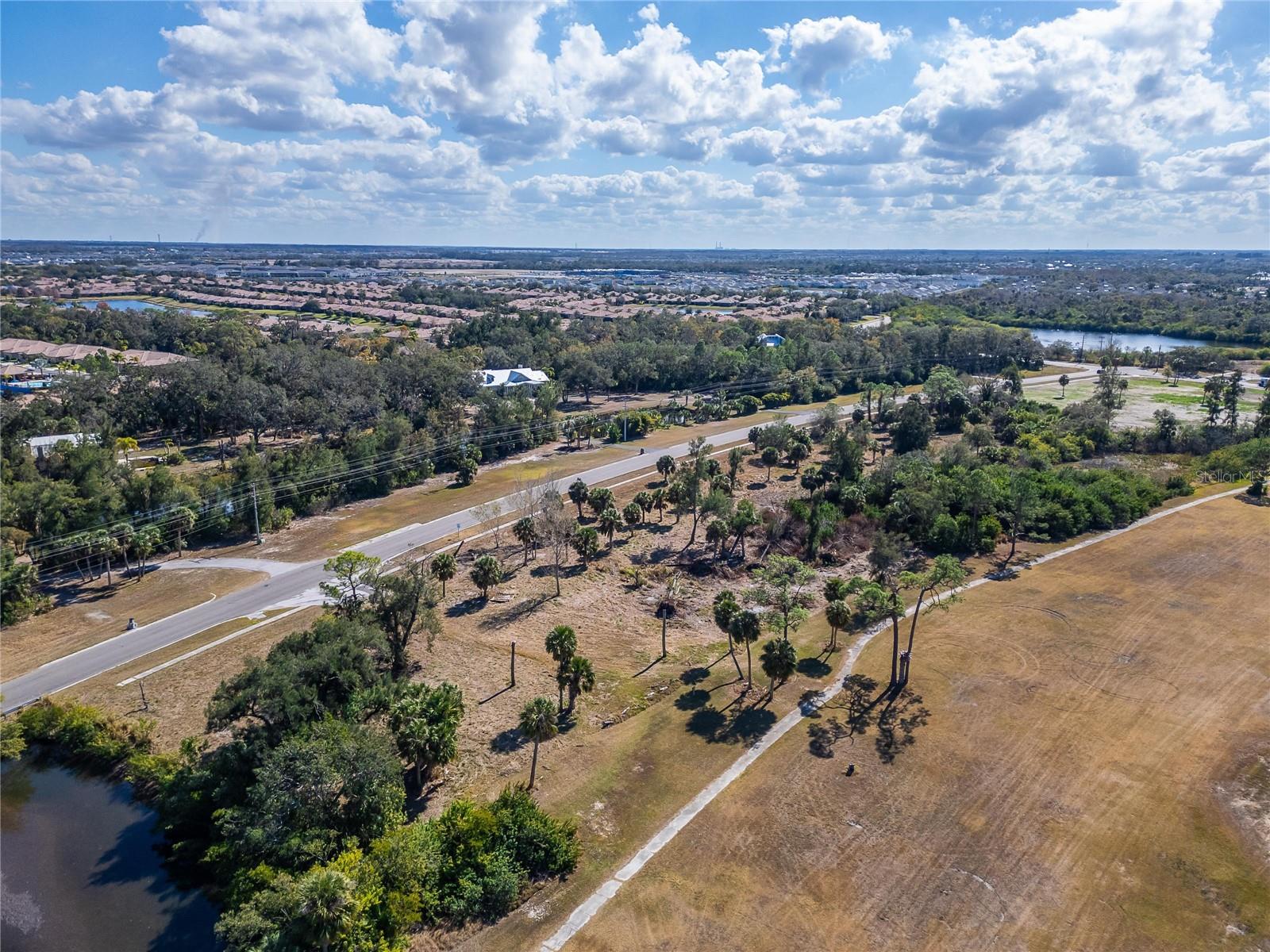 Listing photo id 37 for 819 Golf And Sea Boulevard