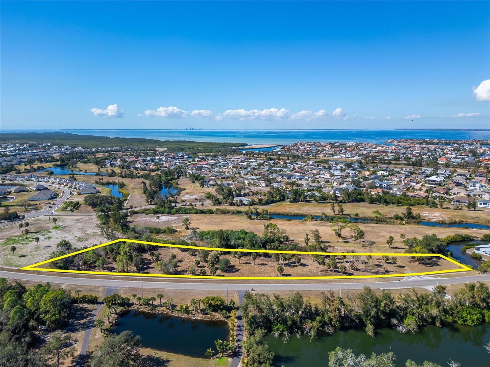 Listing photo id 2 for 819 Golf And Sea Boulevard