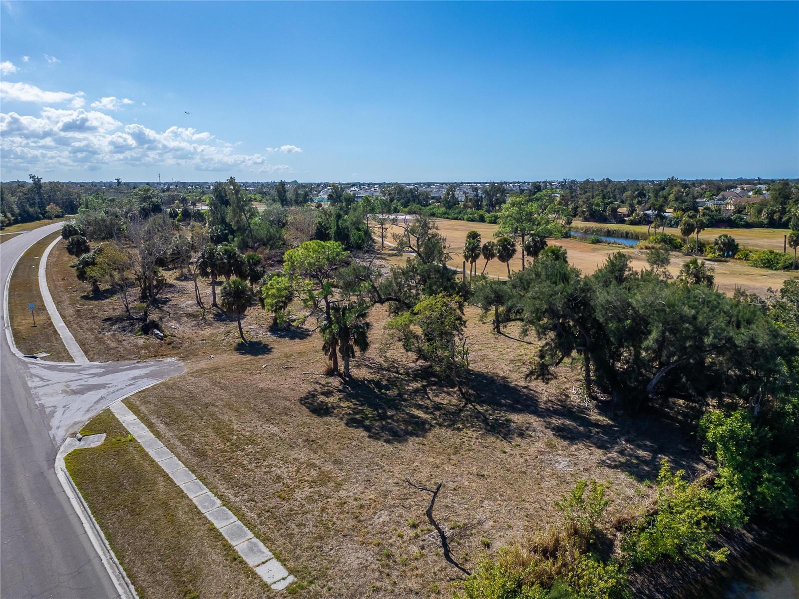 Listing photo id 40 for 819 Golf And Sea Boulevard