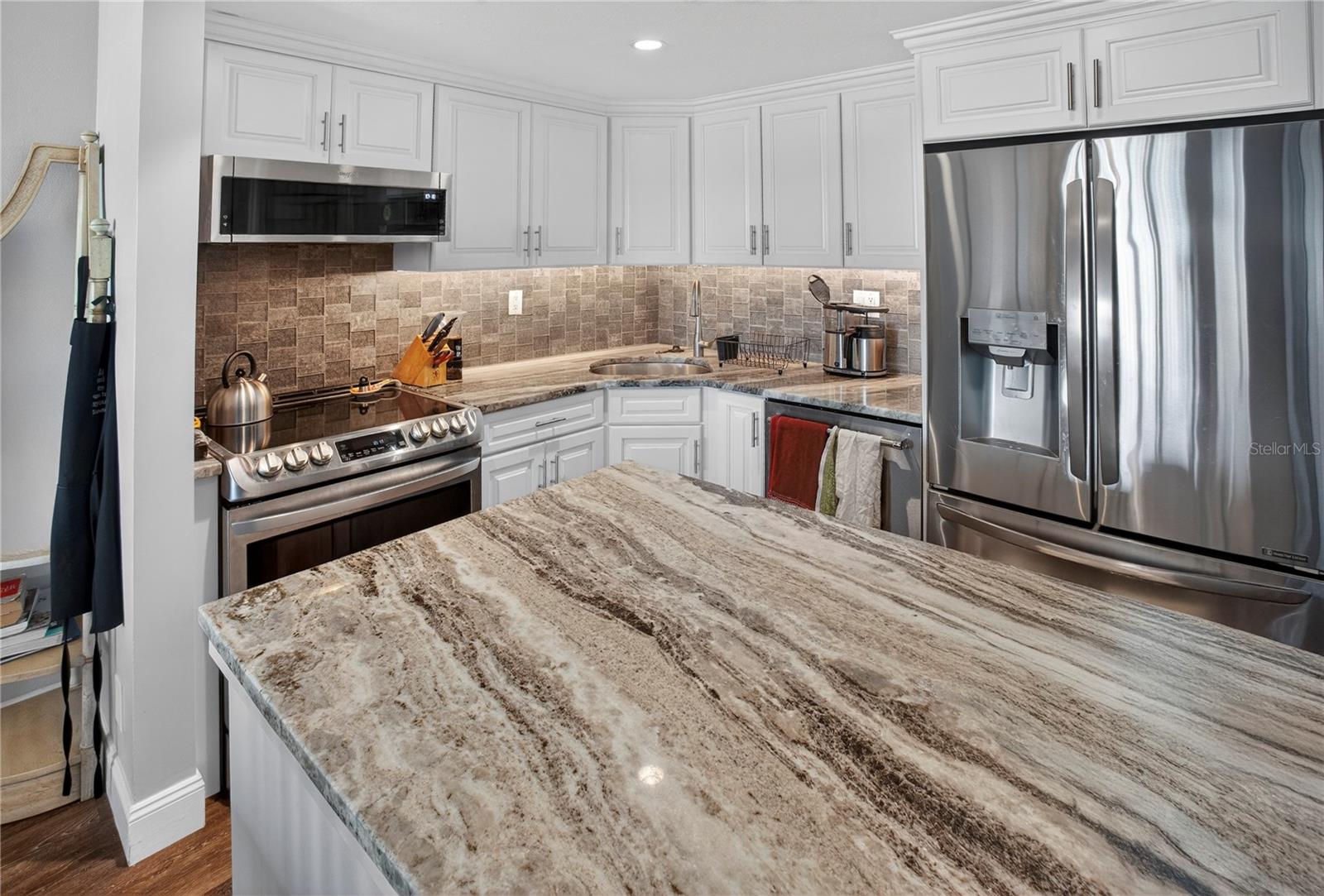 Image 4 of 17 For 400 64th Avenue 408