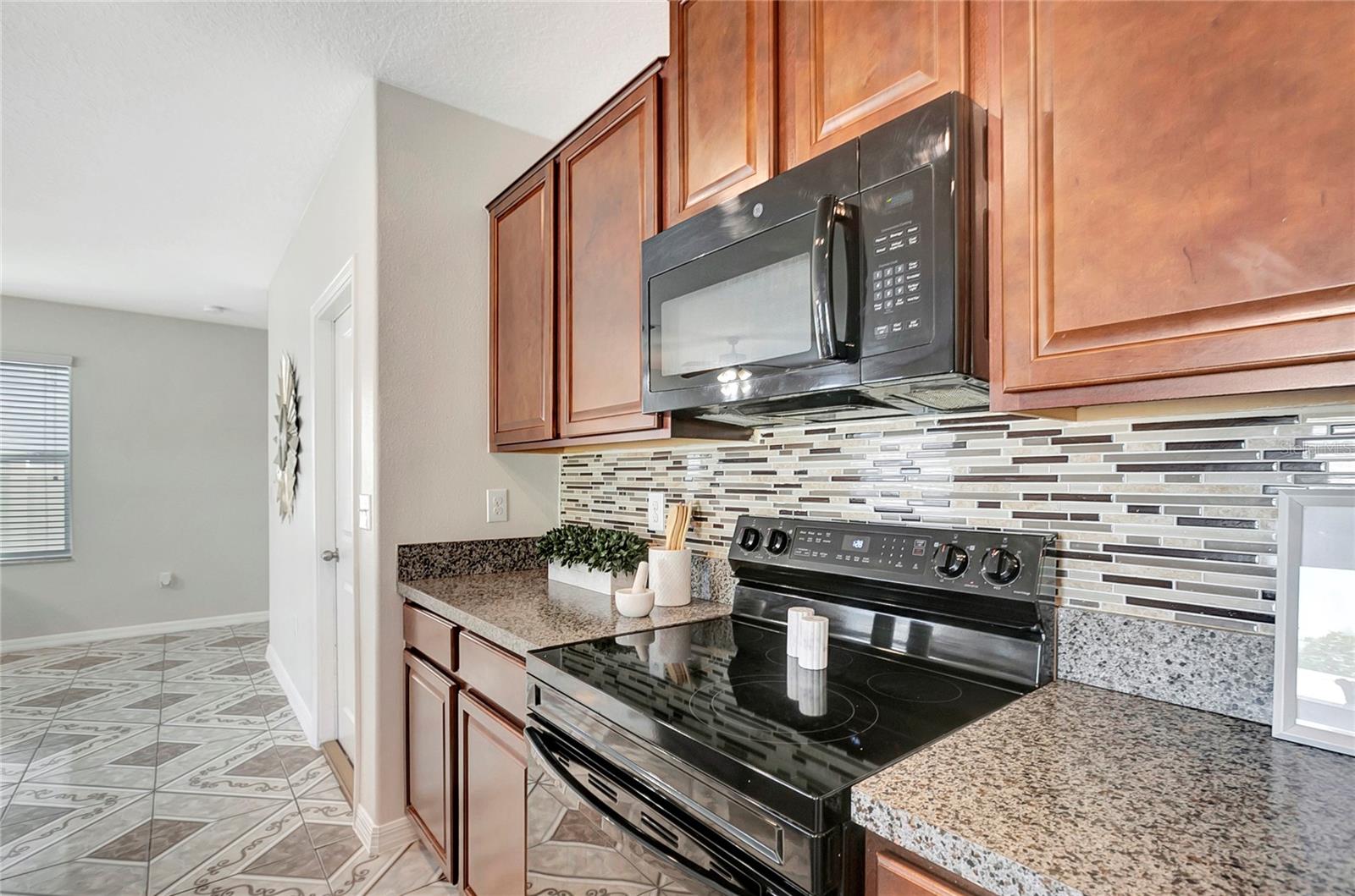 Image 17 of 42 For 359 Cascade Bend Drive