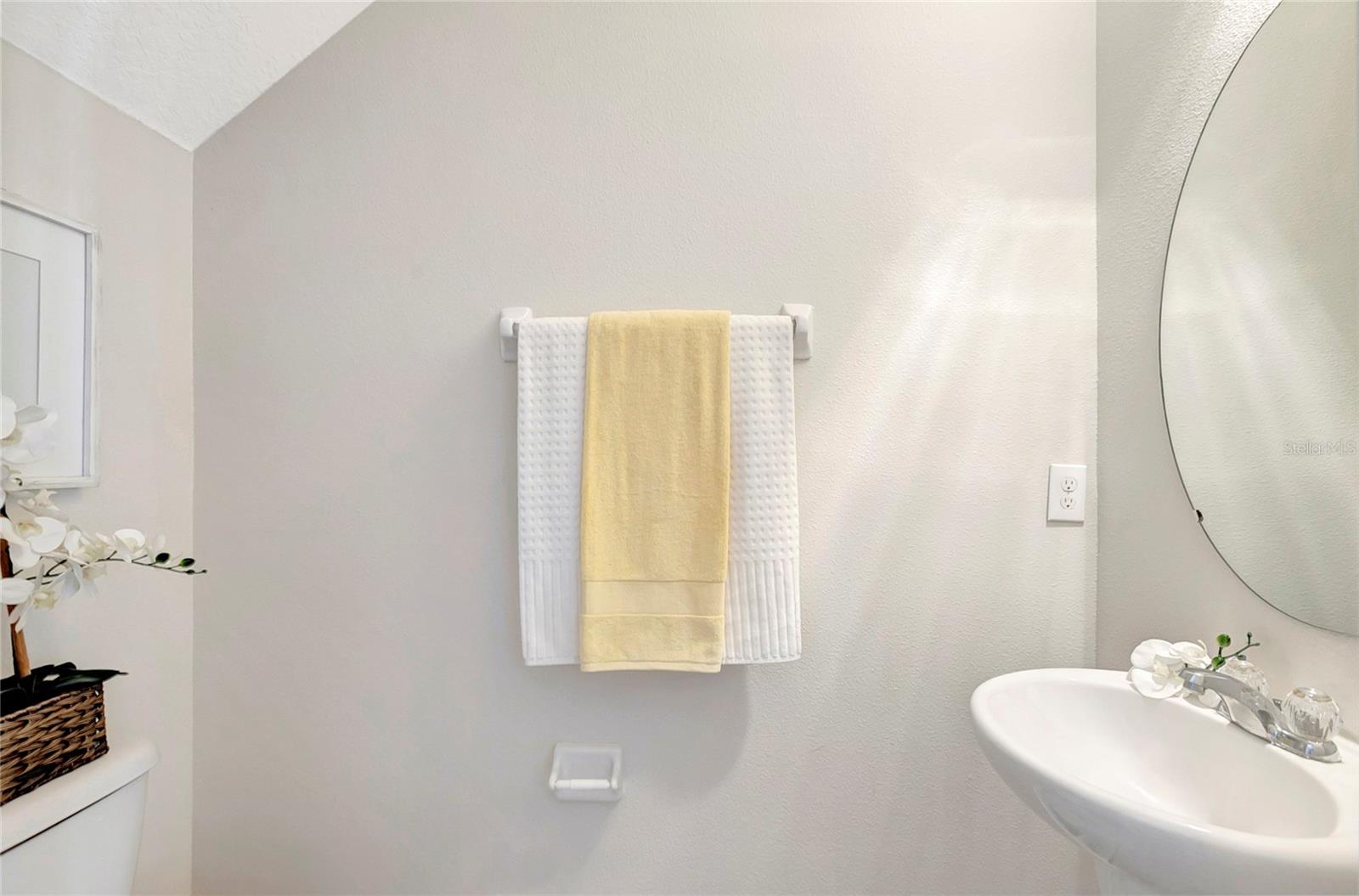 Image 3 of 42 For 359 Cascade Bend Drive