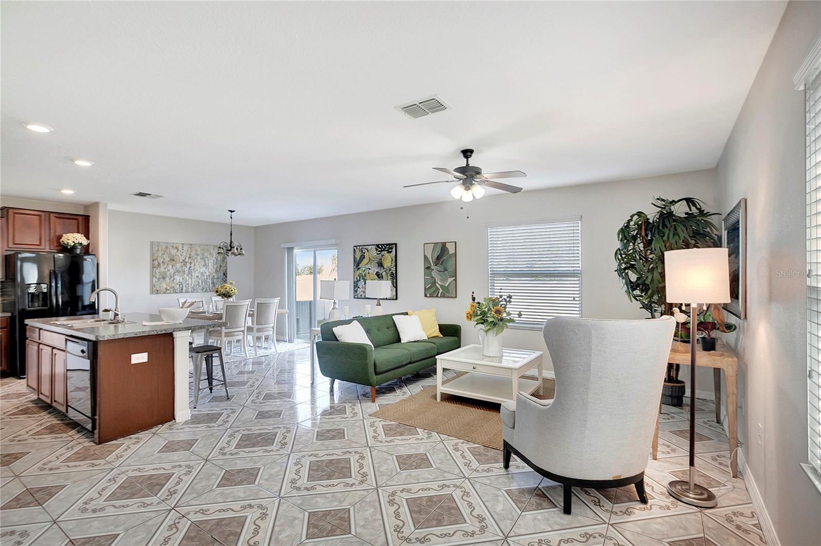 Image 4 of 42 For 359 Cascade Bend Drive