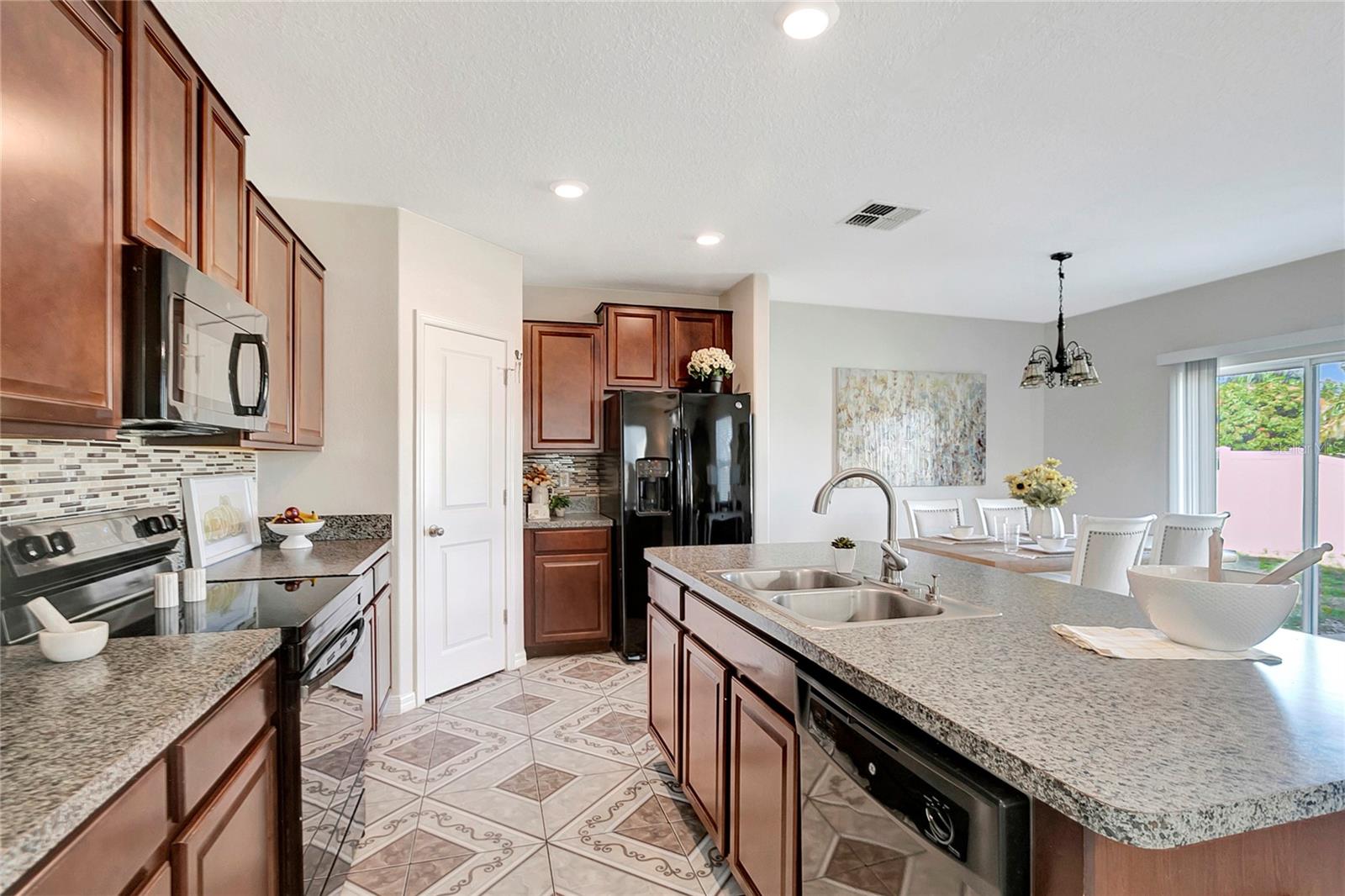 Image 7 of 42 For 359 Cascade Bend Drive