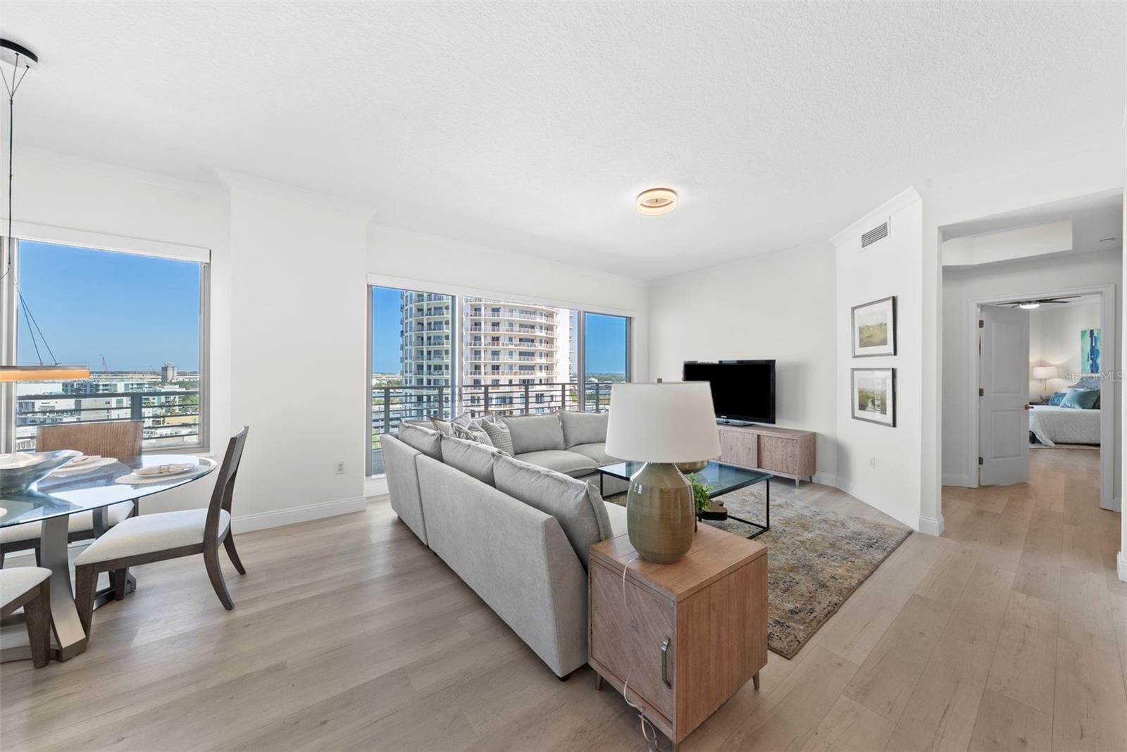 Image 10 of 53 For 449 12th Street 1101