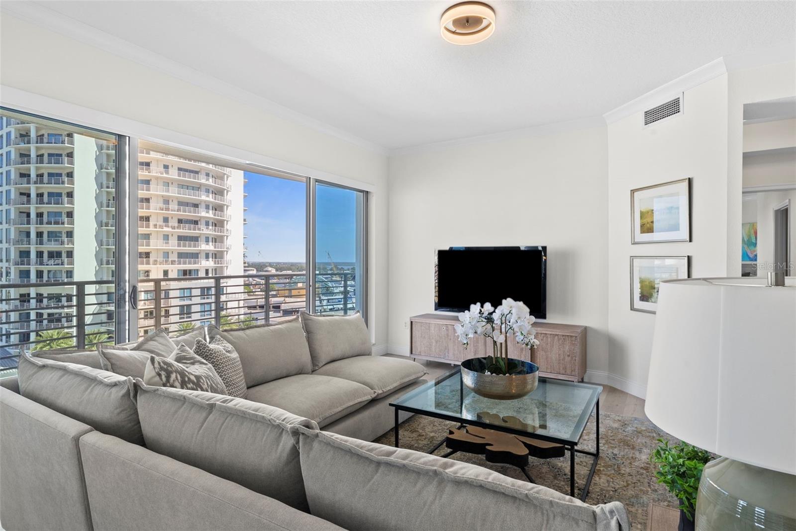 Image 11 of 53 For 449 12th Street 1101