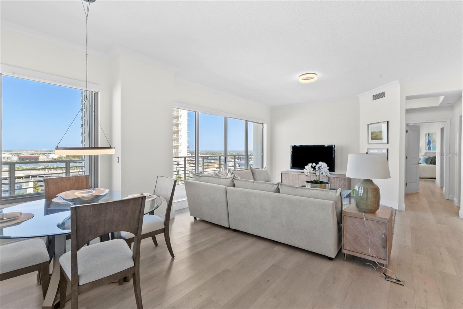 Image 17 of 53 For 449 12th Street 1101