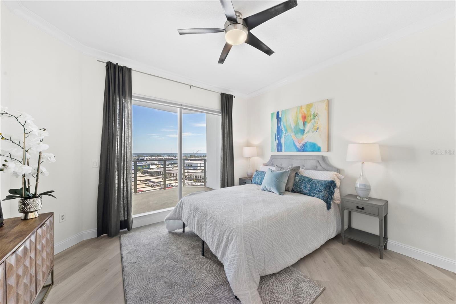 Image 21 of 53 For 449 12th Street 1101