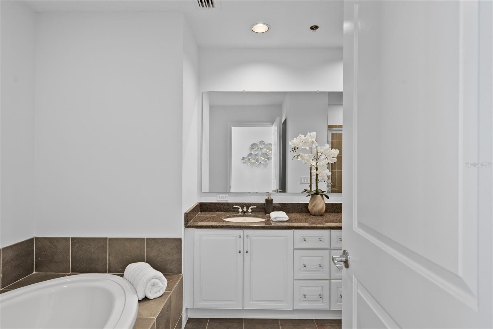 Image 25 of 53 For 449 12th Street 1101