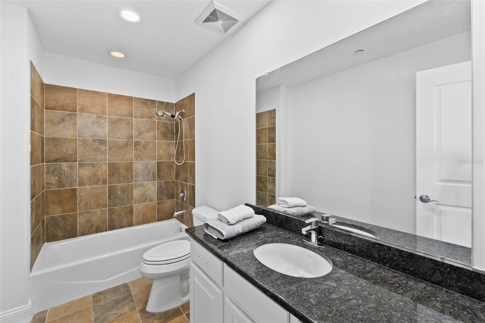 Image 37 of 53 For 449 12th Street 1101