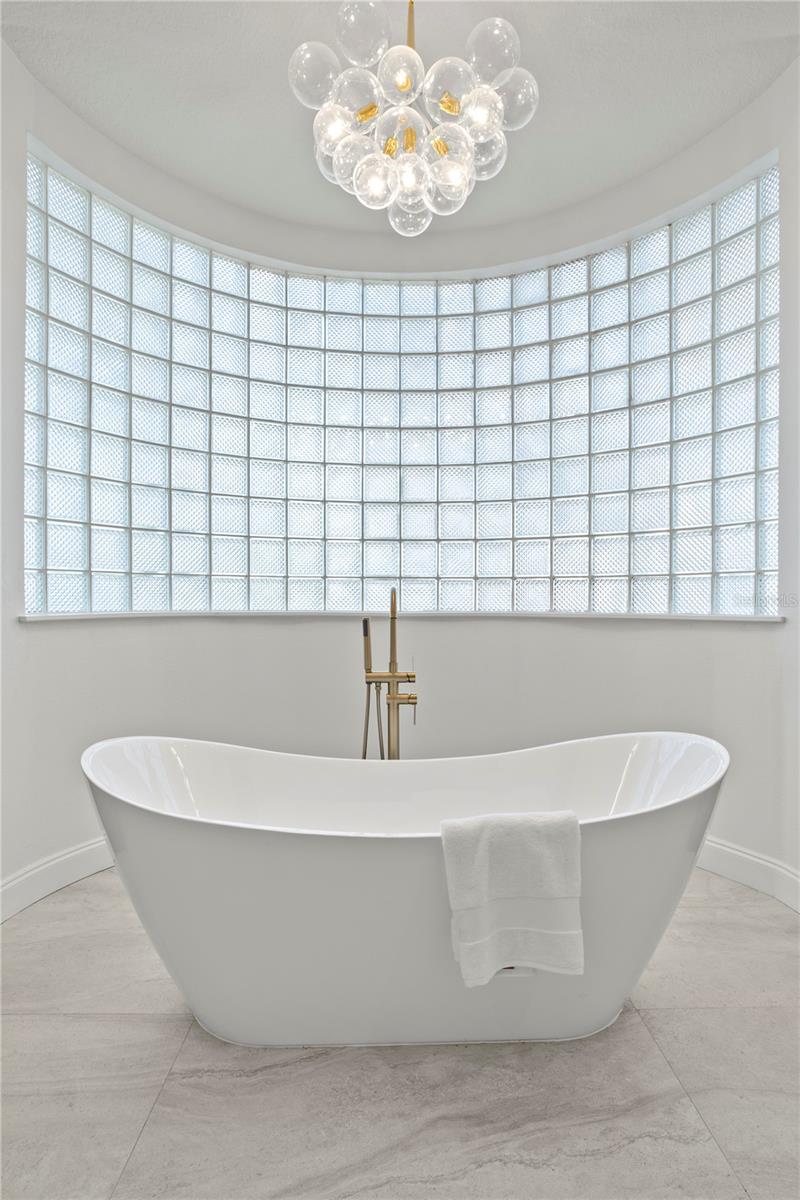 Image 26 of 100 For 6324 Maclaurin Drive