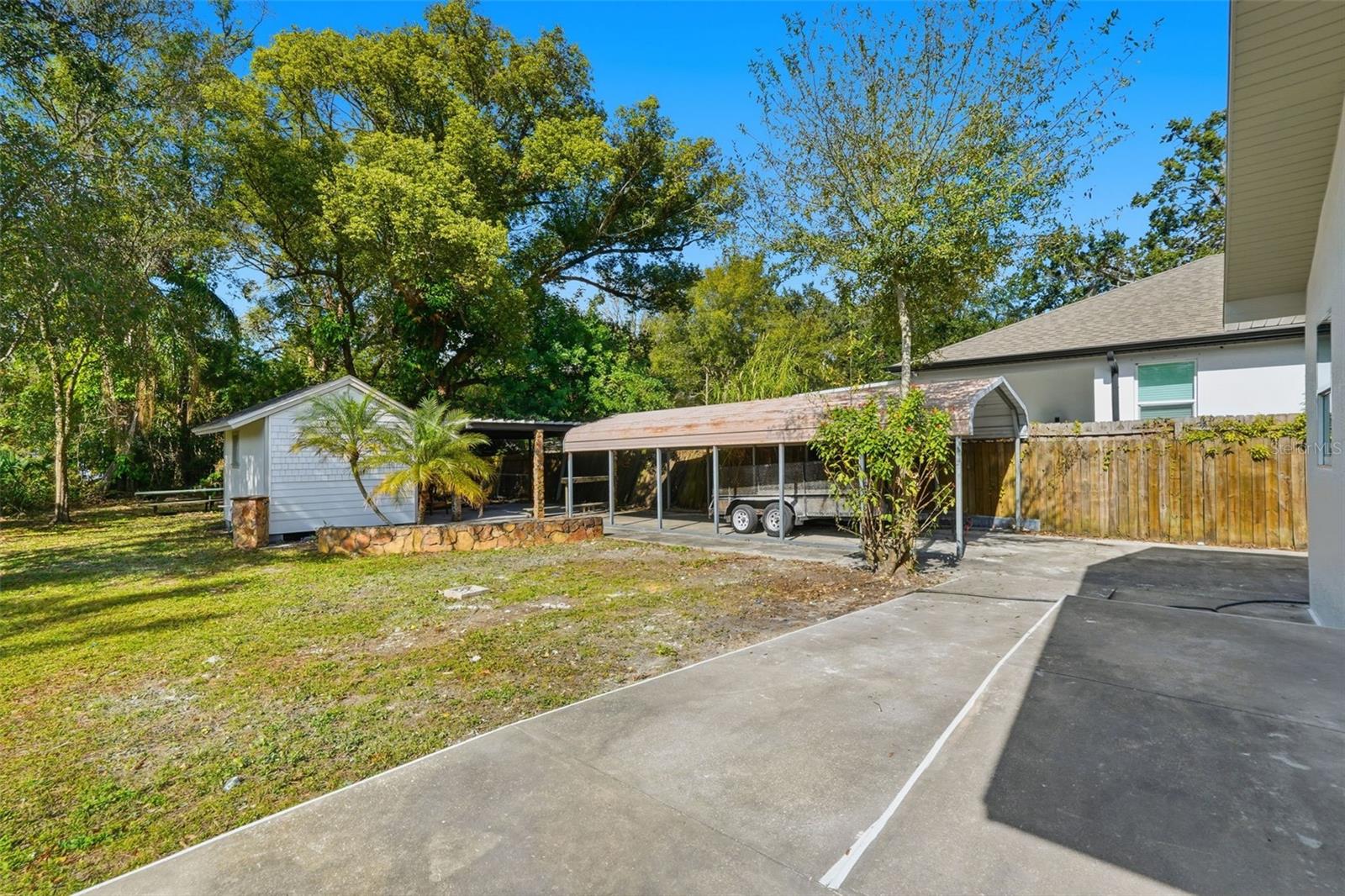 Listing photo id 18 for 8116 Rome Avenue