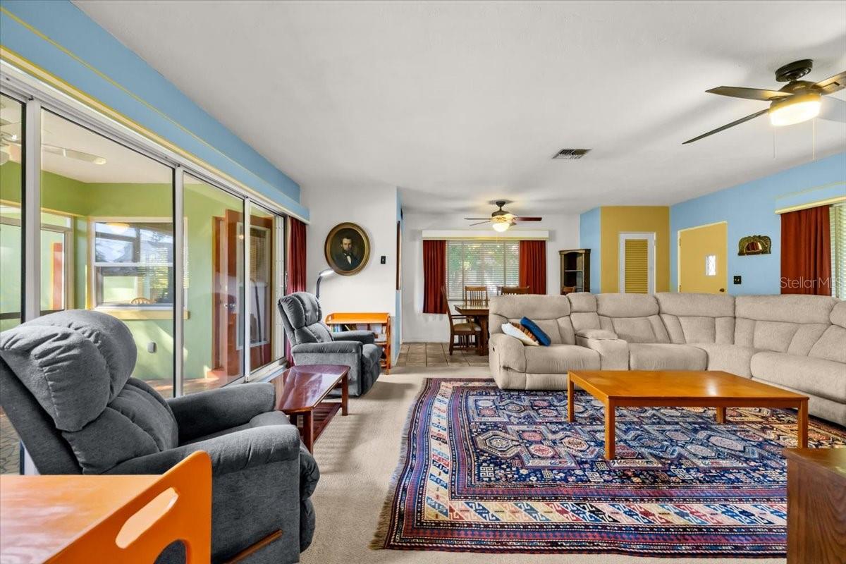 Image 10 of 57 For 220 22nd Avenue Se