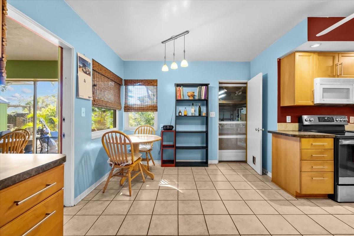 Image 14 of 57 For 220 22nd Avenue Se