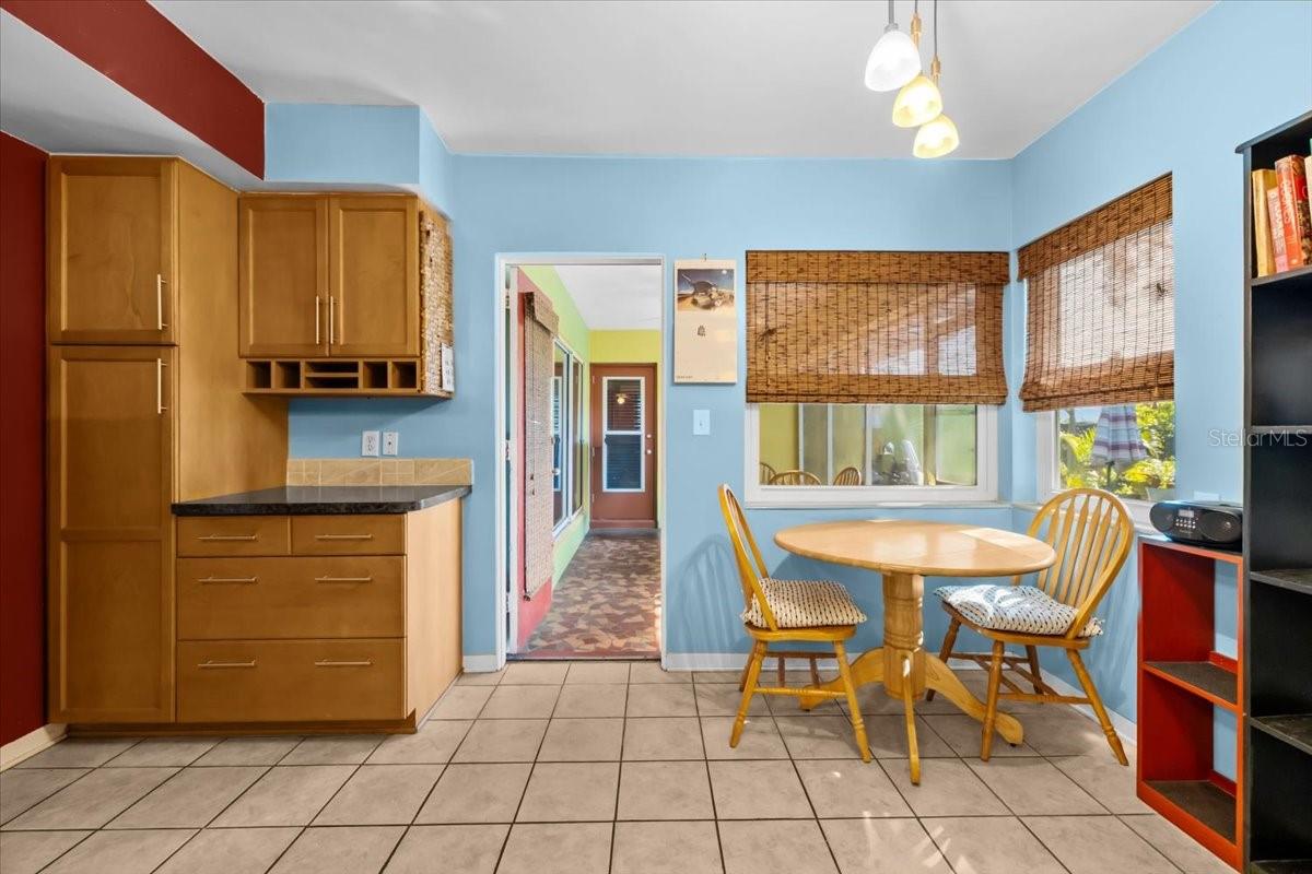 Image 18 of 57 For 220 22nd Avenue Se