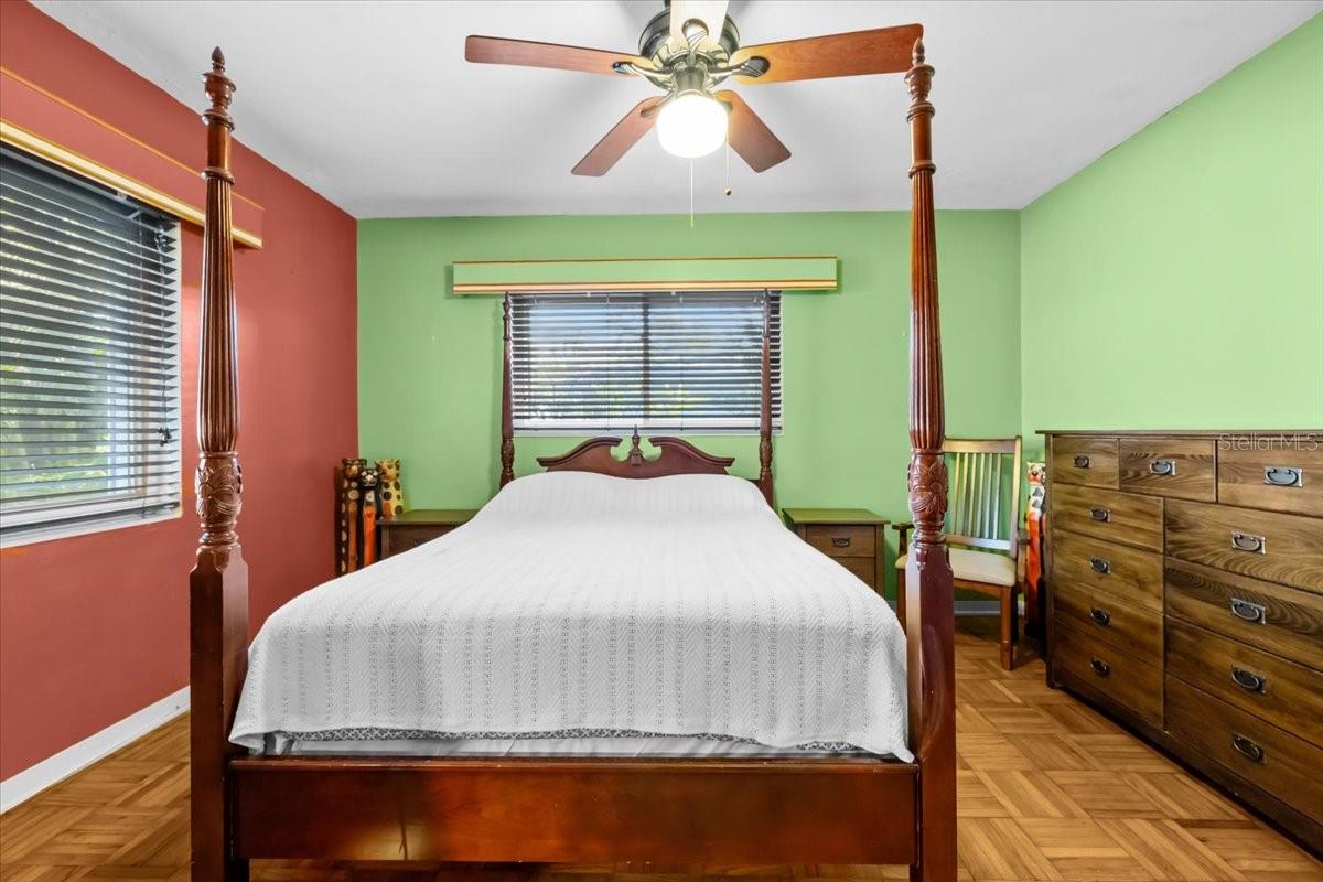 Image 21 of 57 For 220 22nd Avenue Se