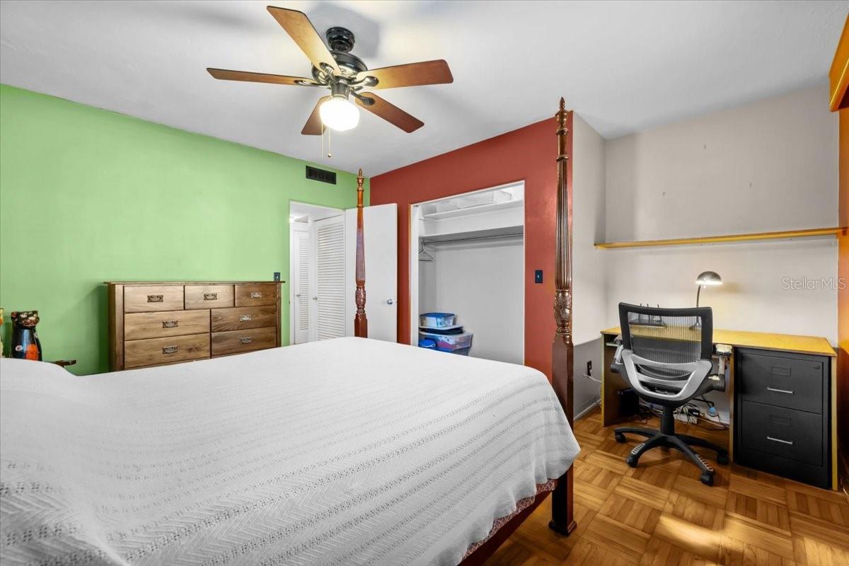 Image 22 of 57 For 220 22nd Avenue Se