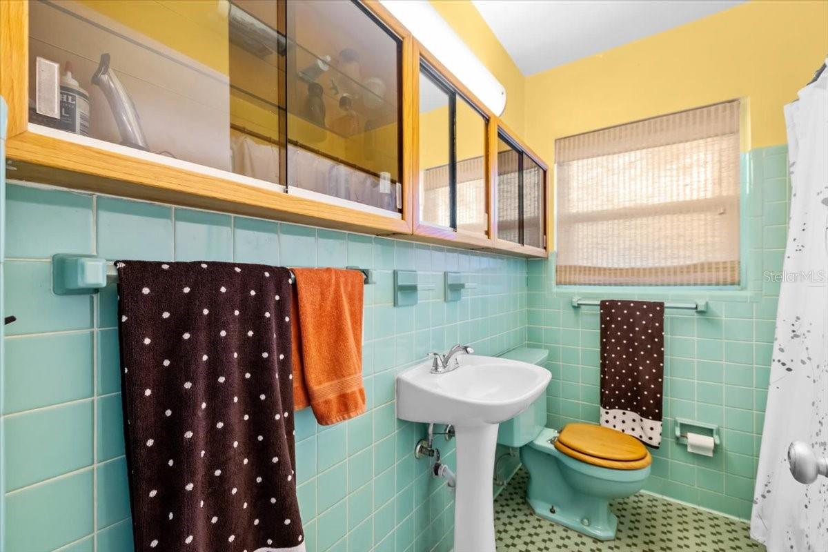 Image 24 of 57 For 220 22nd Avenue Se